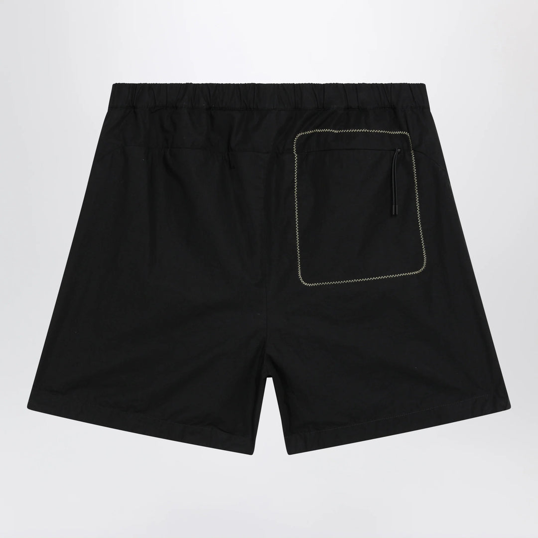 Moncler - Black cargo shorts in cotton gabardine