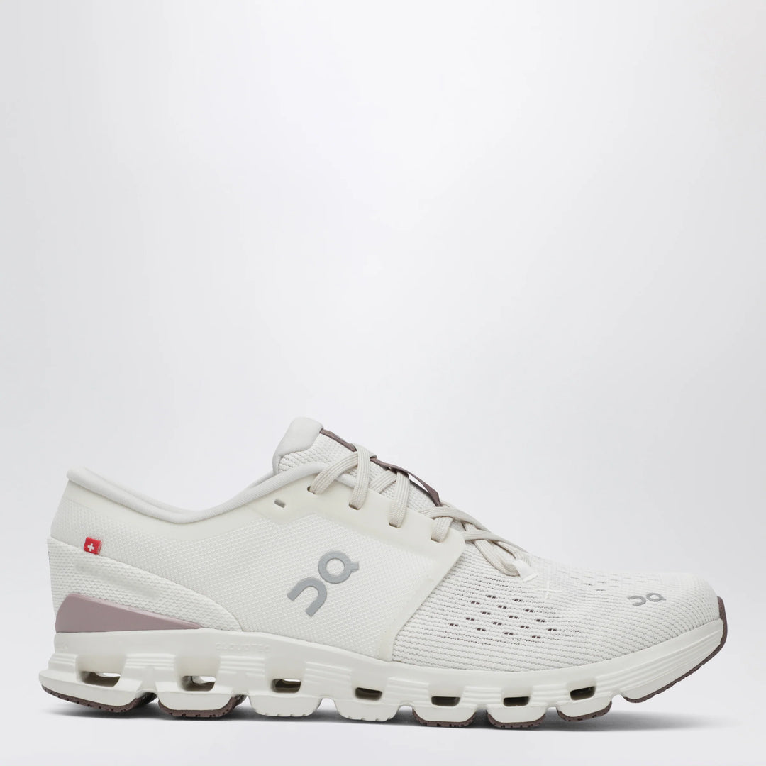 On - Cloud X 4 Ivory/Heron Sneakers