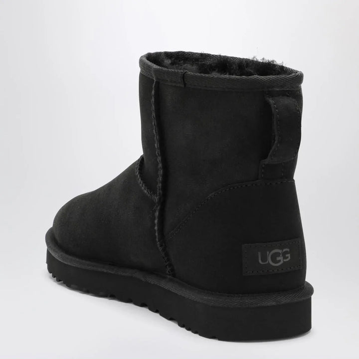 UGG - Classic Mini II boots in black Brand Boots 5 US