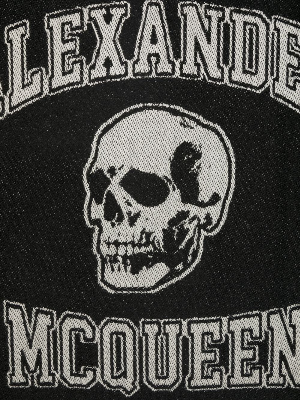 Alexander Mcqueen Scarves Hats & Gloves UNI Alexander McQueen Scarfs Black Alexander McQueen Scarfs Black Brand
